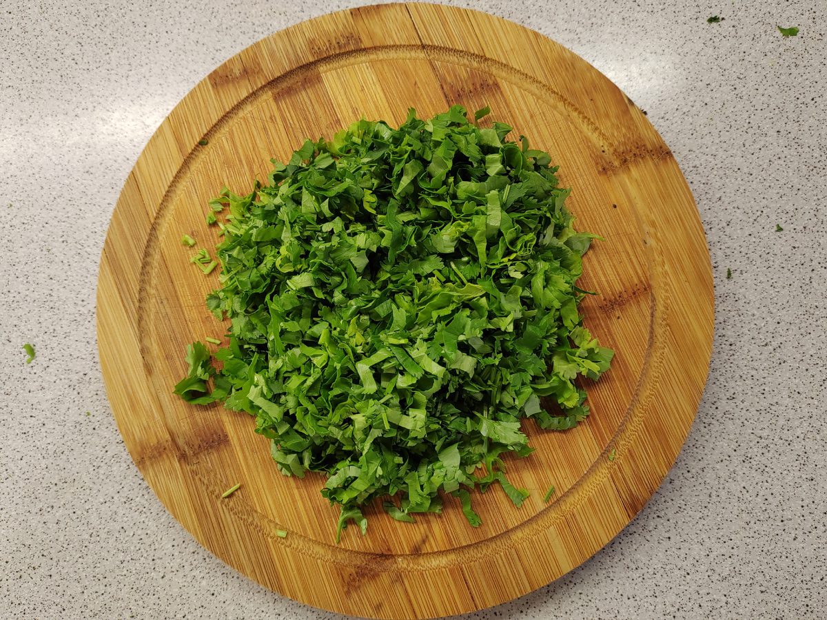 Господині пояснили, як правильно заморожувати зелень на зиму для збереження смаку