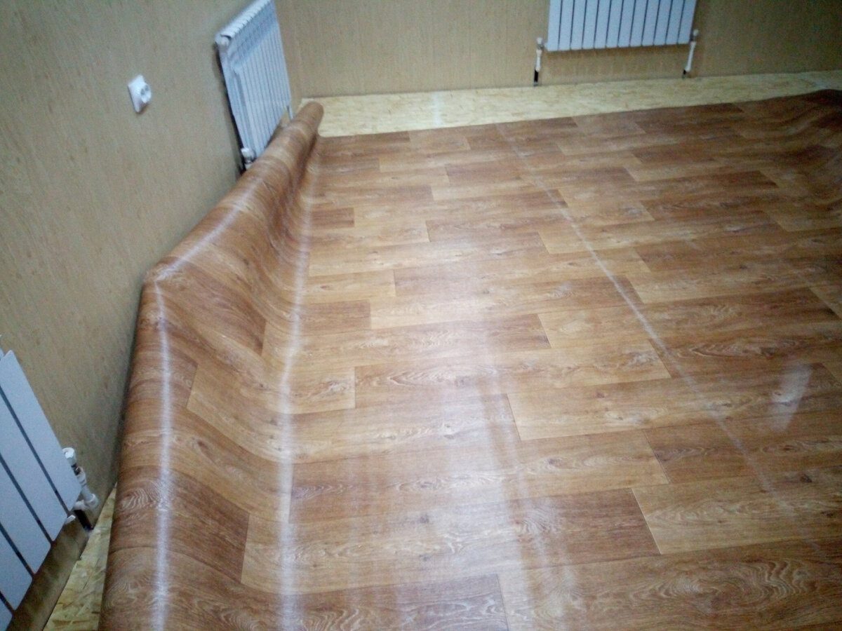 Експерти розповіли, як за допомогою звичайної праски вирівняти вм'ятини на лінолеумі – порада