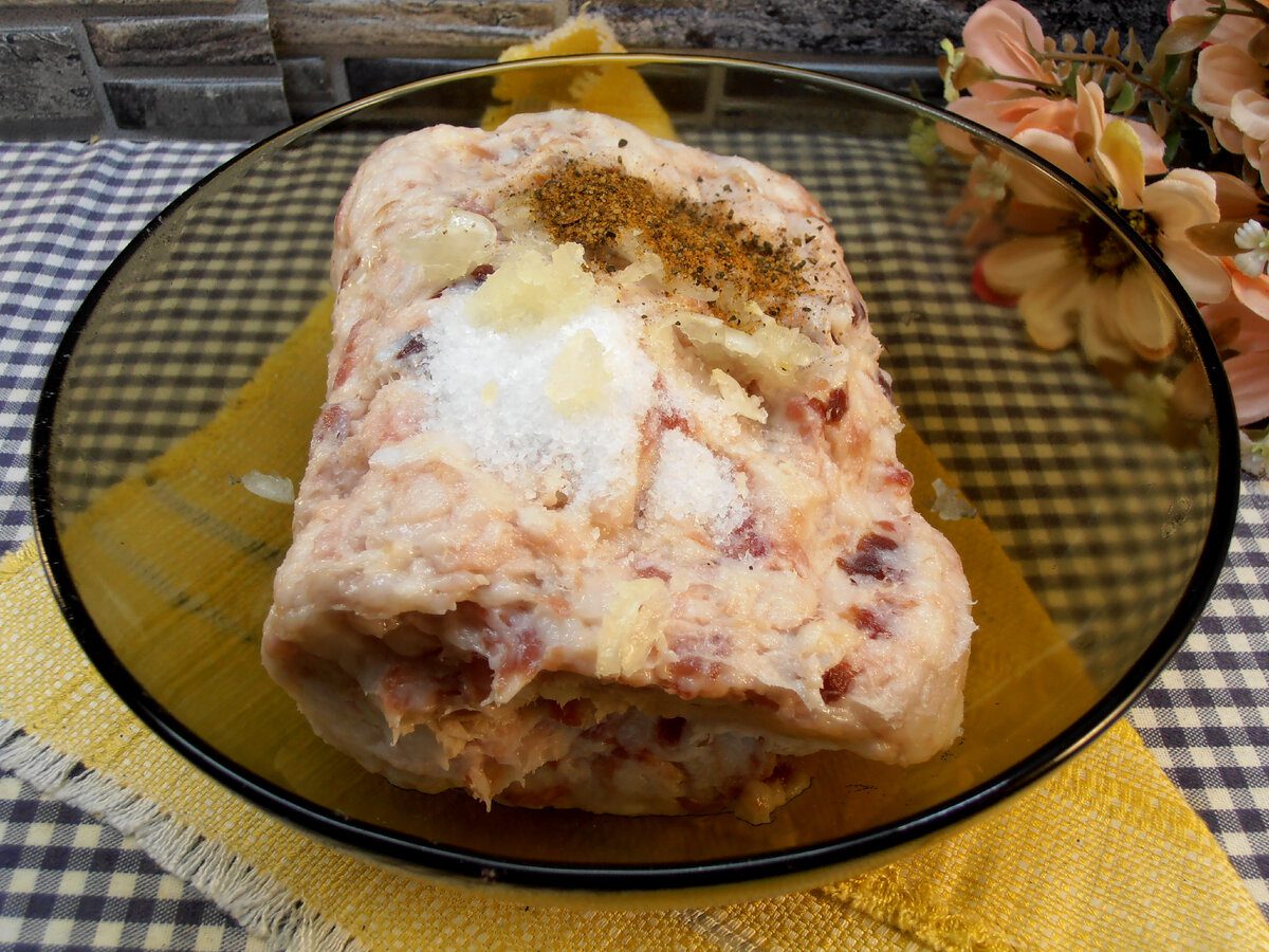 Кулінари розповіли, як приготувати смачне фаршироване сало з морквою – простий рецепт