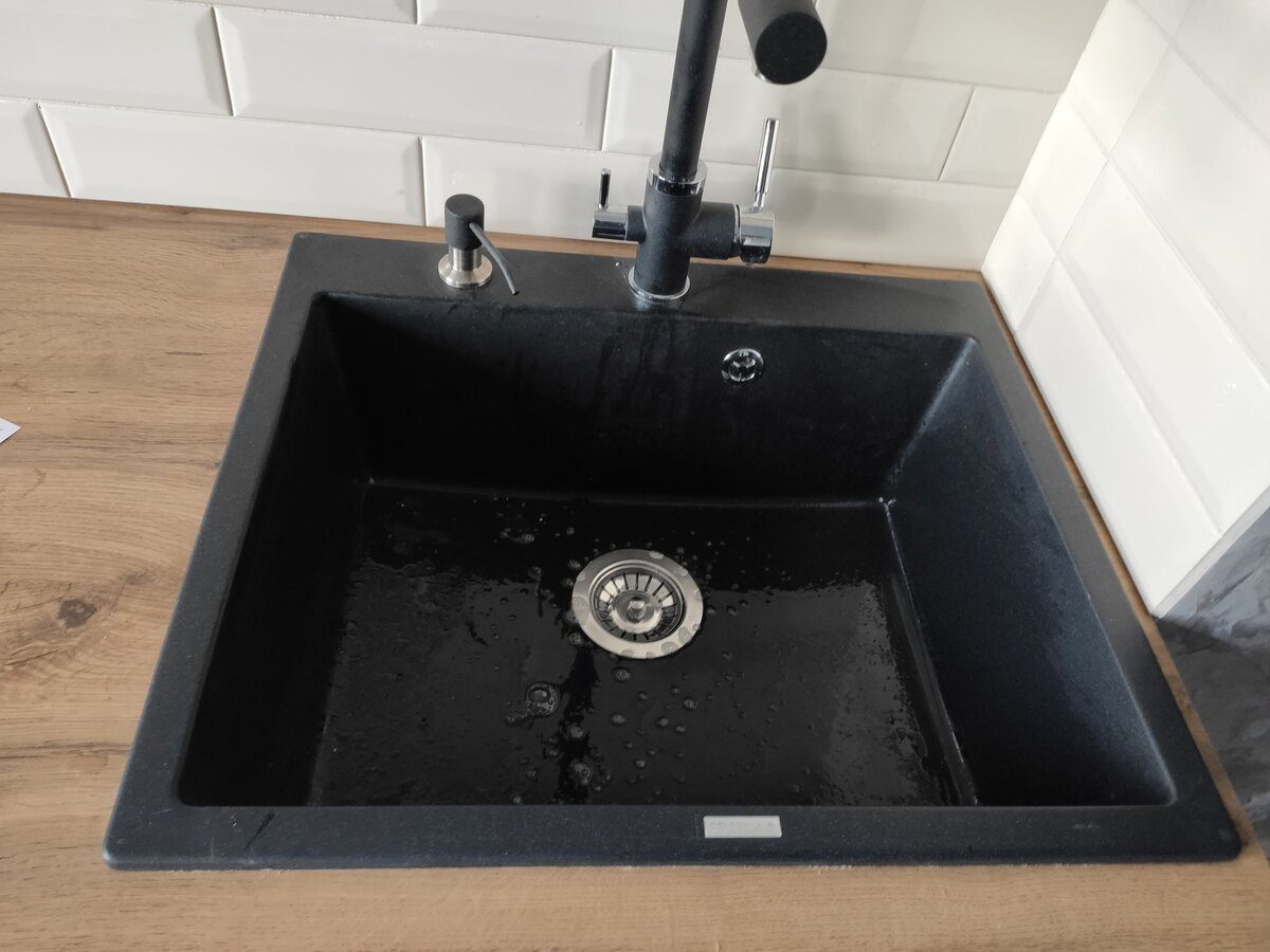 Експерти пояснили, як за допомогою сухої гірчиці позбутись від неприємного запаху з раковини