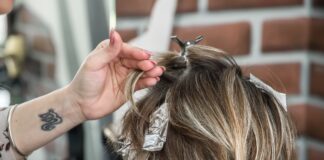 Як замаскувати сивину на волоссі швидко й просто