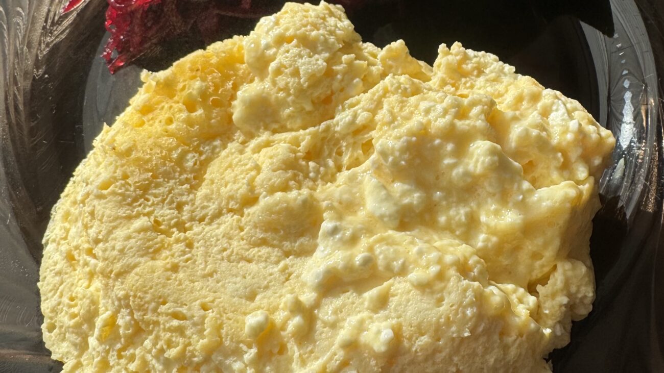 Господині розповіли, як смажити картоплю, щоб вона не прилипала до пательні 