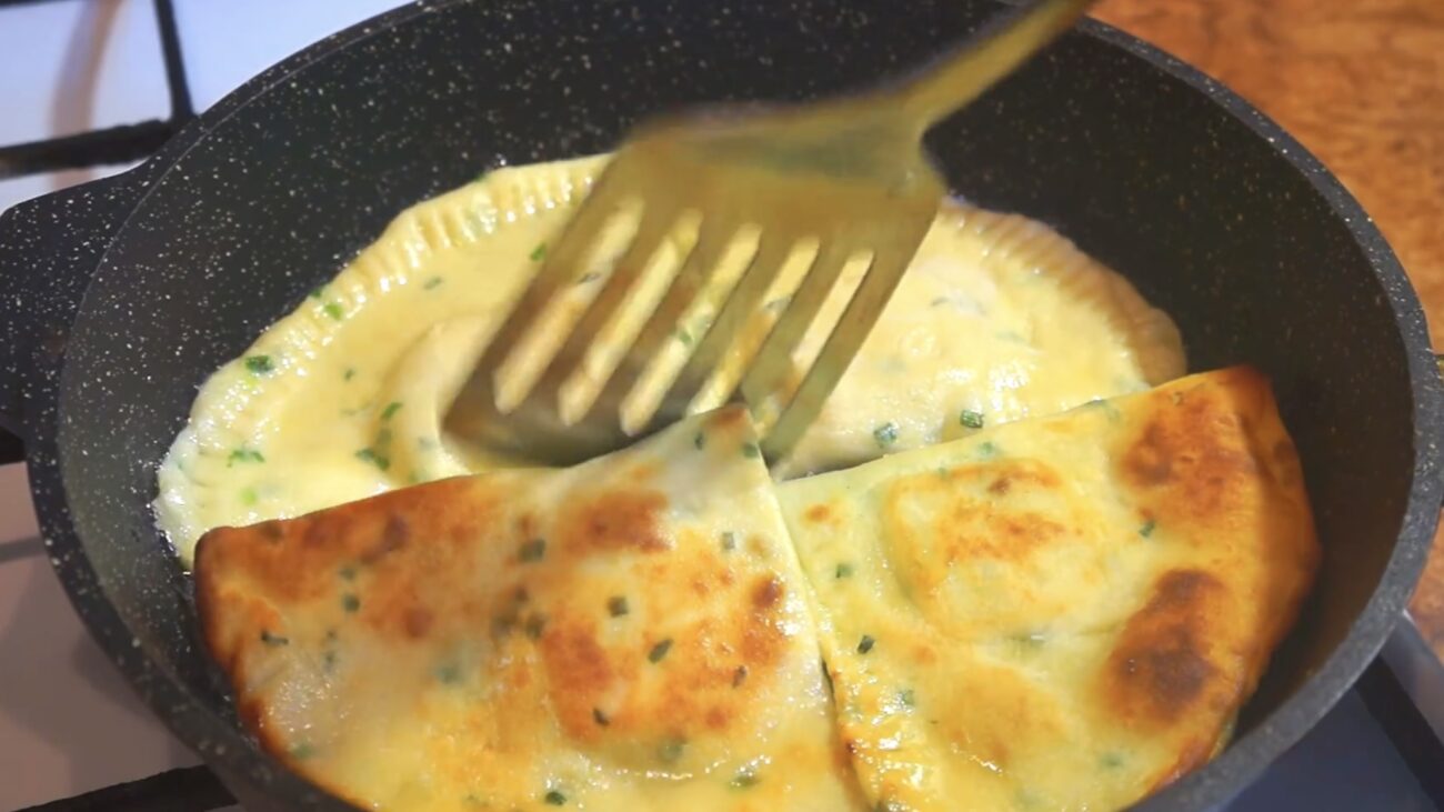 Господині розповіли, як приготувати смачну вечерю з картоплі та яєць Господині розповіли, як приготувати смачну вечерю з картоплі та яєць