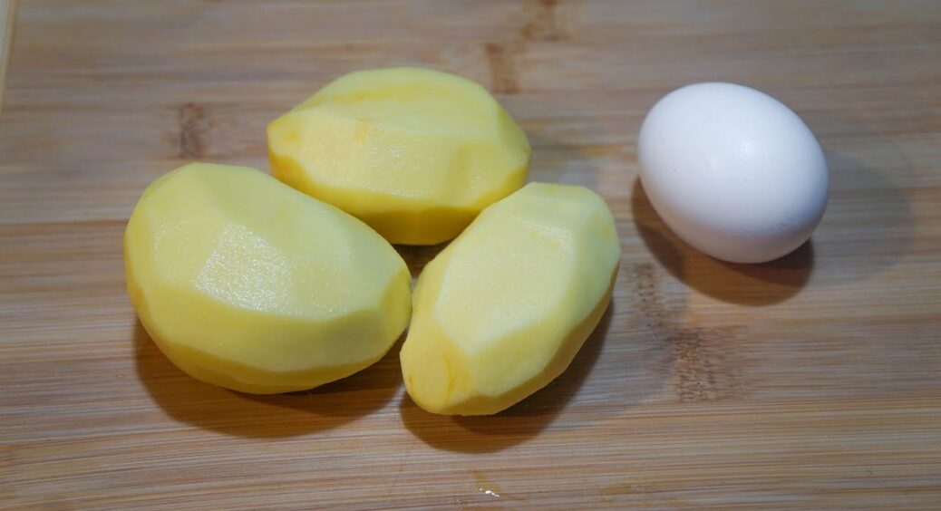 Вечеря “Для коханих”: просто змішала 3 картоплі + 1 яйце – і вийшло щось із чимось! Чоловік оцінив на 5+ 