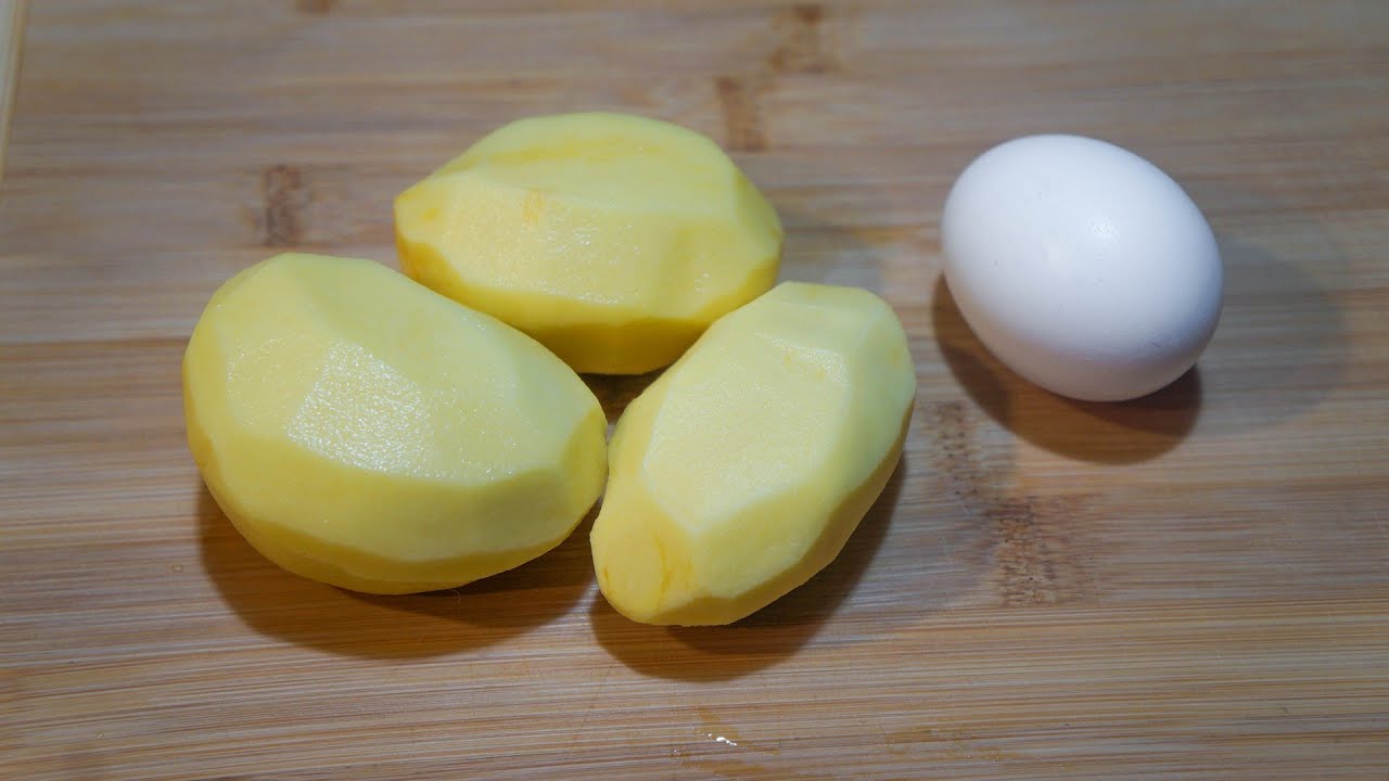 Господині розповіли, як приготувати смачну вечерю з картоплі та яєць 