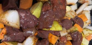 Господині розповіли, як приготувати ніжний кремовий паштет з курячої печінки 