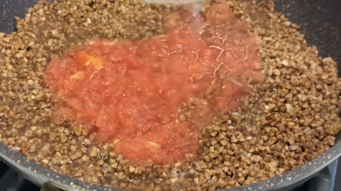 Господині розповіли, як приготувати смачну вечерю з фаршу та гречки Господині розповіли, як приготувати смачну вечерю з фаршу та гречки