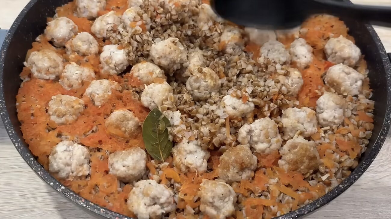 Господині розповіли, як приготувати смачну вечерю з фаршу та гречки Господині розповіли, як приготувати смачну вечерю з фаршу та гречки