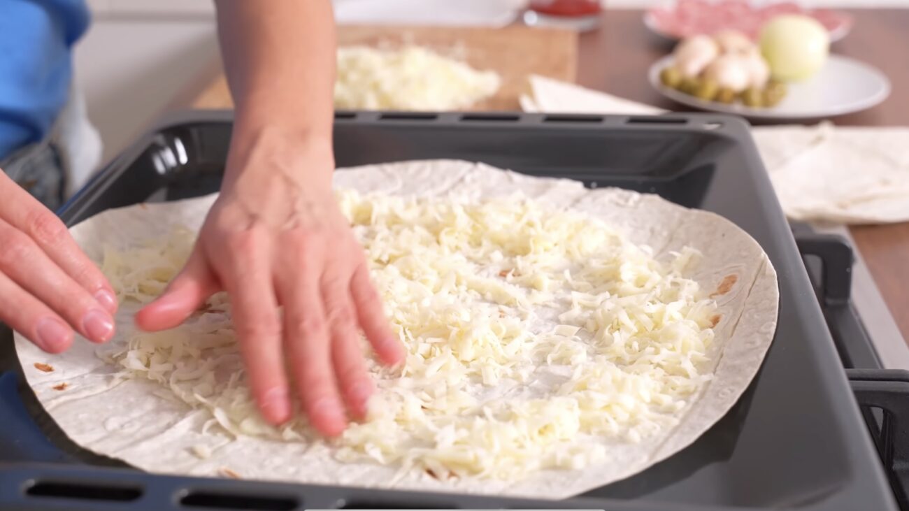 Господині розповіли, як приготувати смачну вечерю в духовці 