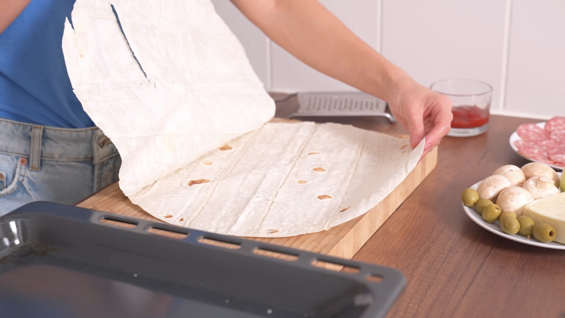 Господині розповіли, як приготувати смачну вечерю в духовці 