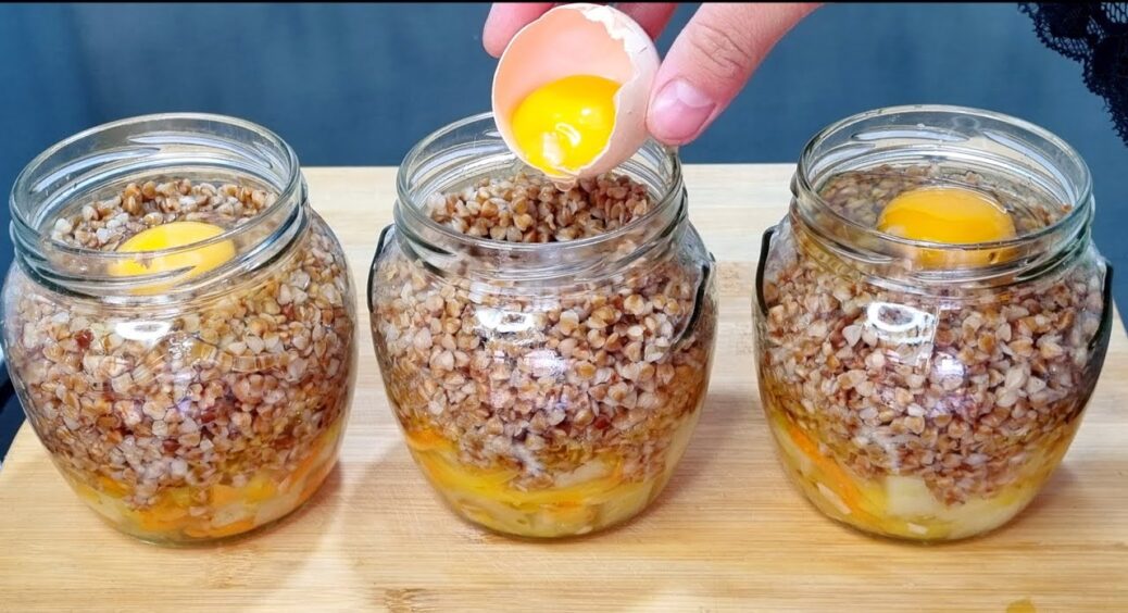 Гречку не варю і не смажу, а хто бачить — благає дати рецепт: 3 банки для консервації, і все закидаю туди 