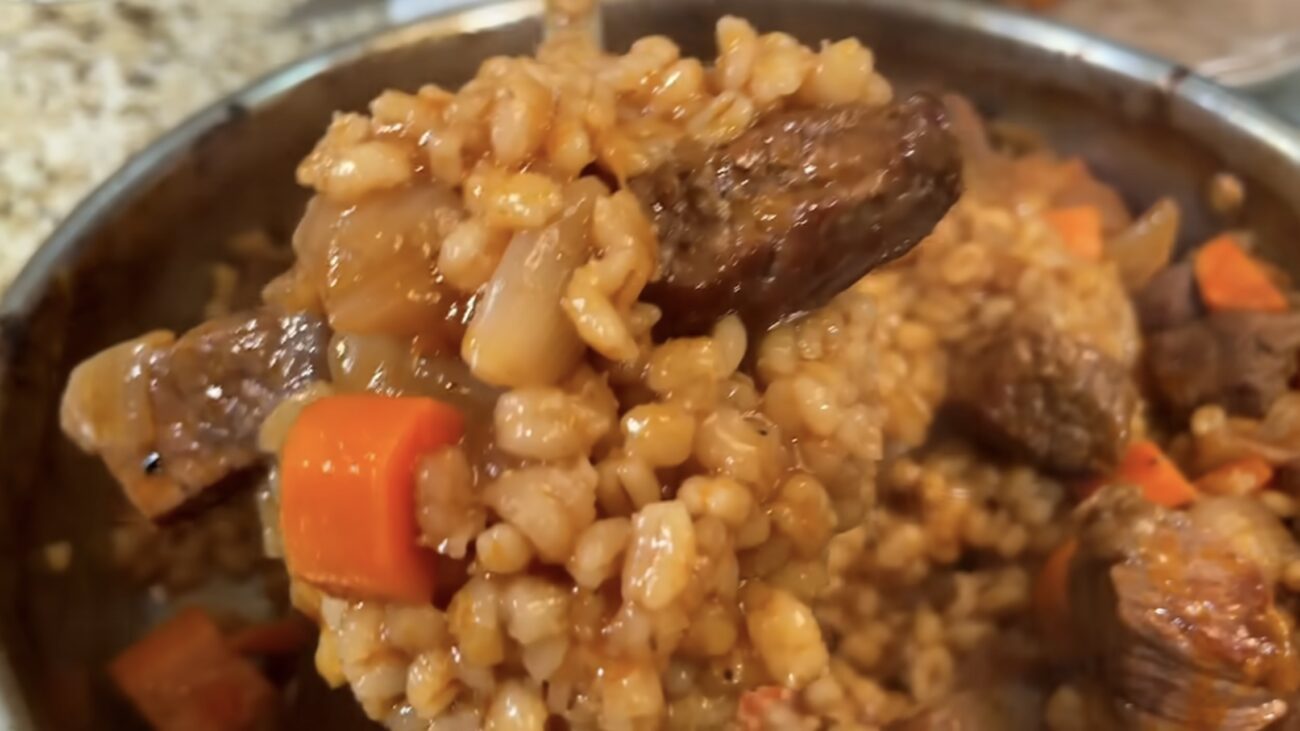 Господині розповіли, як смачно приготувати перловку 