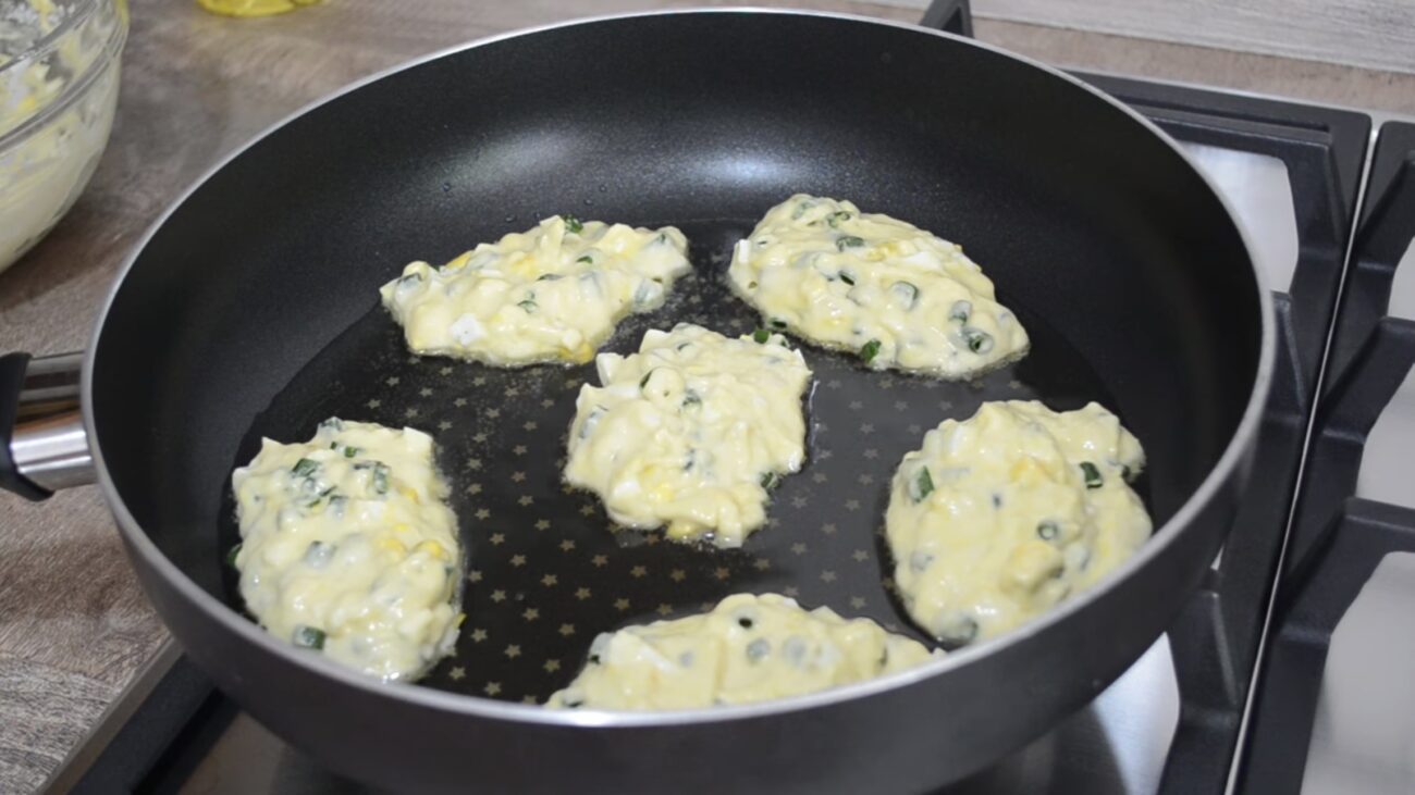 Господині розповіли, як приготувати смачні універсальні пиріжки 