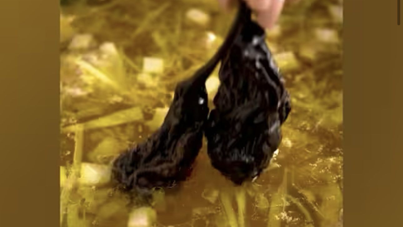 Господині розповіли, як приготувати смачний борщ за рецептом, якому понад 60 років 