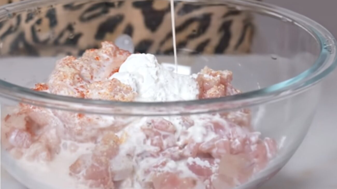 Господині розповіли, як приготувати смачну домашню ковбасу 