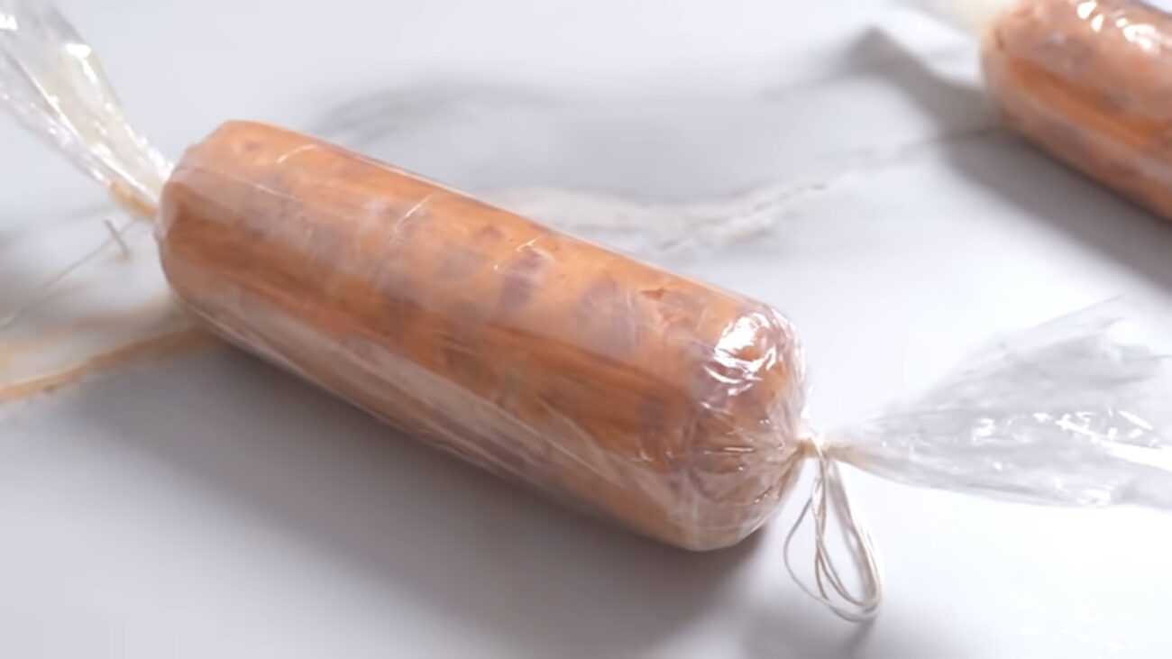 Господині розповіли, як приготувати смачну домашню ковбасу 