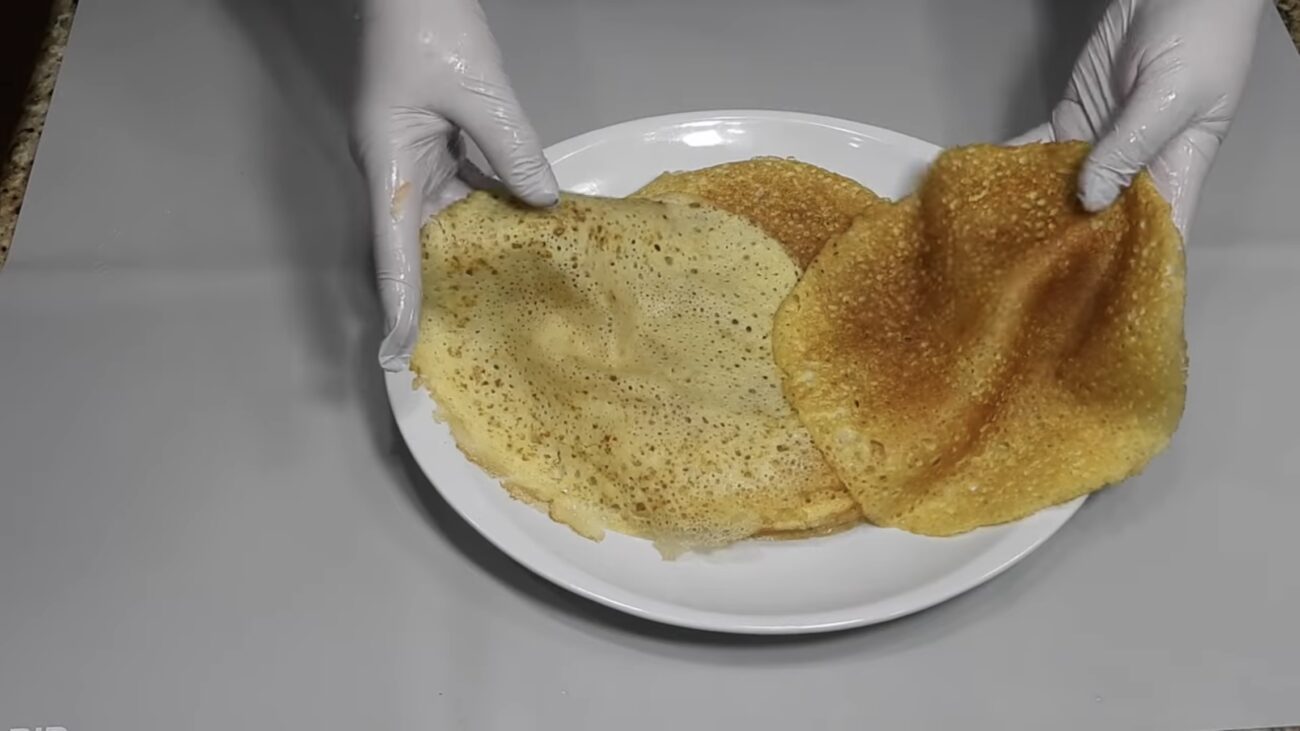 Господині розповіли, як приготувати млинці без борошна, молока і цукру Господині розповіли, як приготувати млинці без борошна, молока і цукру