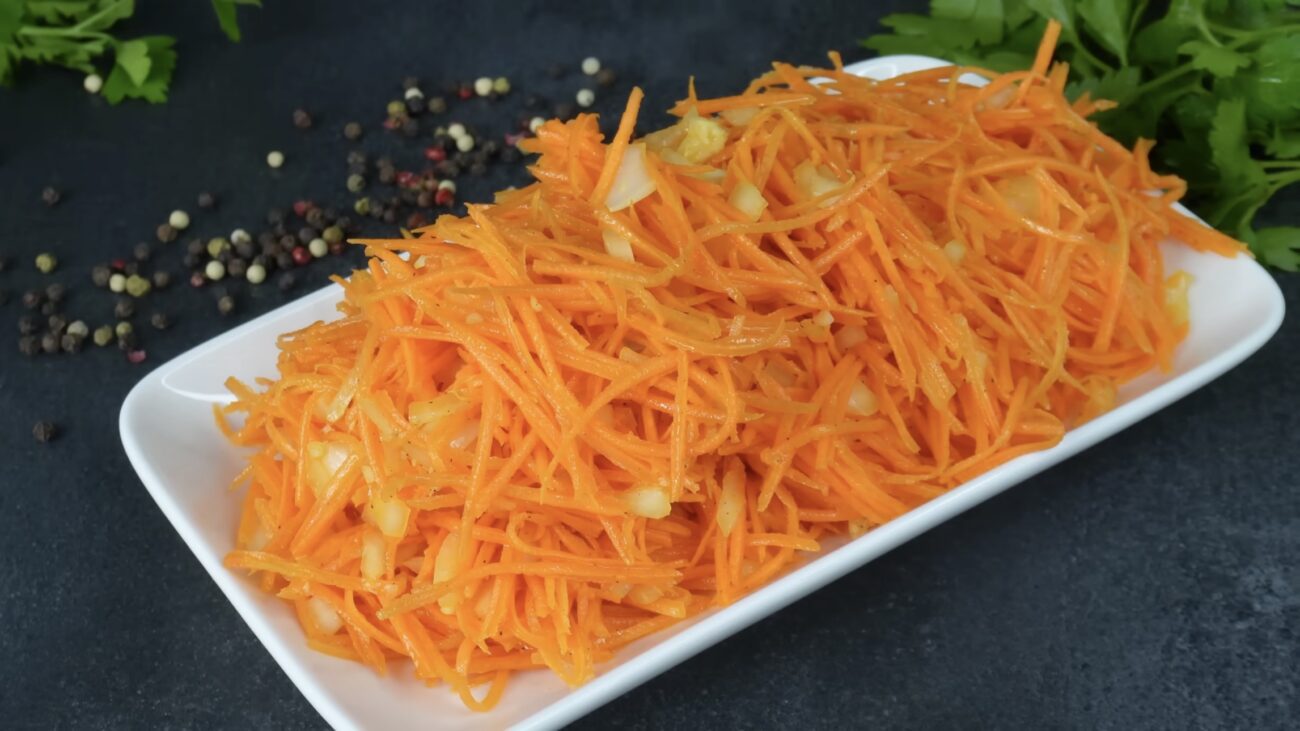 Господині розповіли рецепт смачного салату із моркви, який готується за дві хвилини 