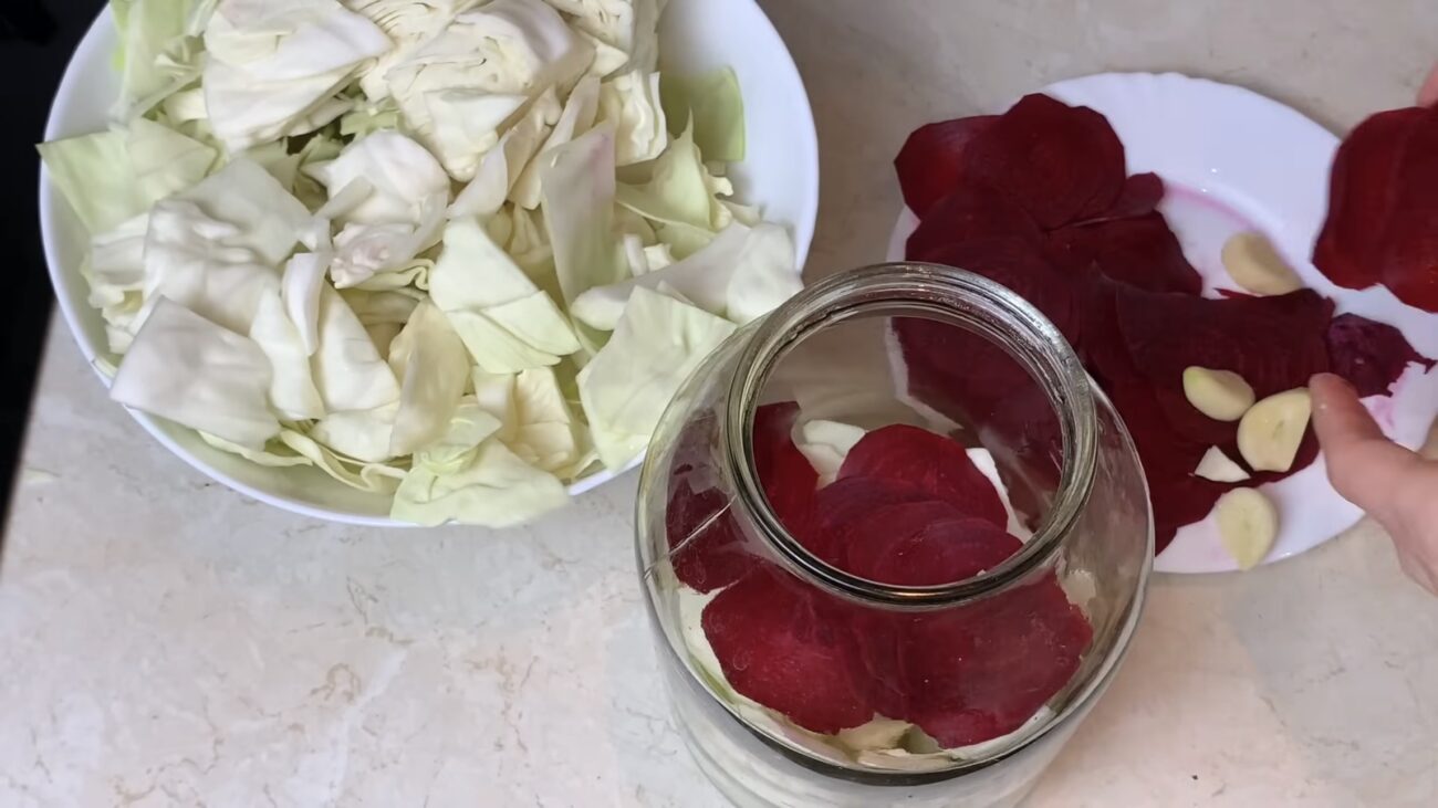 Господині розповіли, як правильно маринувати капусту Пелюстку 