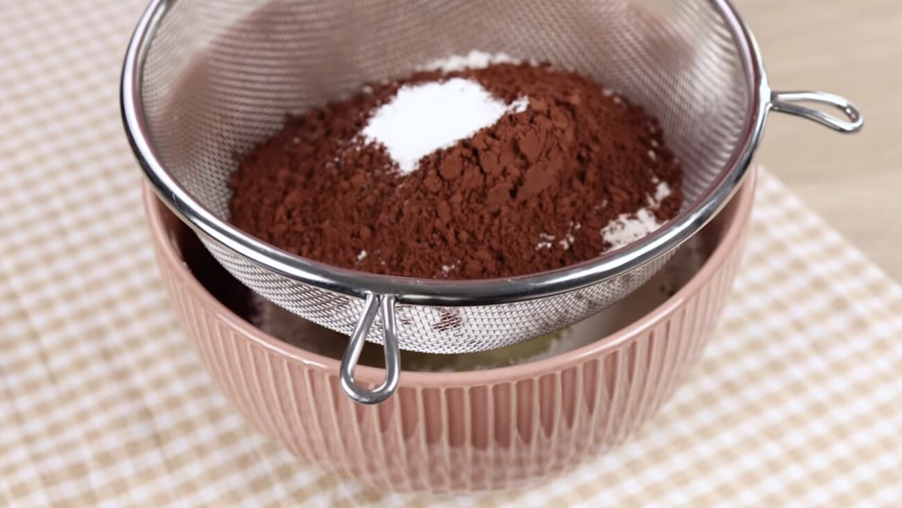 Господині розповіли, як приготувати смачний десерт з перестиглих бананів 