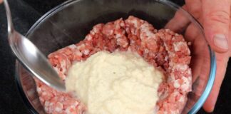 Господині розповіли, скільки манки додавати у котлети для кращої структури 