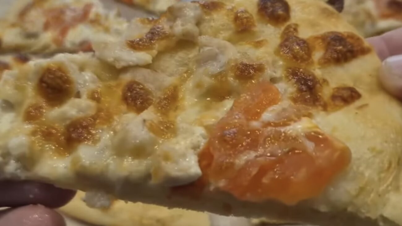 Господині розповіли, як приготувати аналог піци з доставки за 20 хв 