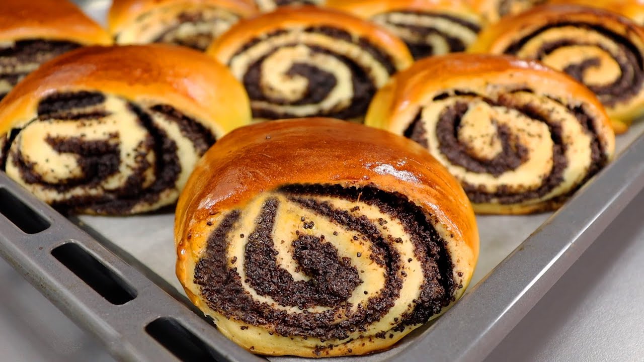 Господині розповіли, як приготувати булочки з маком, як зі шкільної їдальні