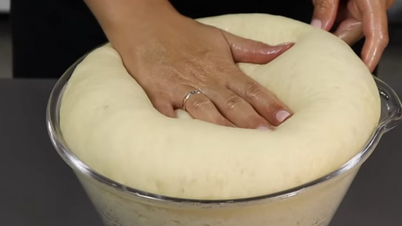 Господині розповіли, як приготувати булочки з маком, як зі шкільної їдальні Господині розповіли, як приготувати булочки з маком, як зі шкільної їдальні