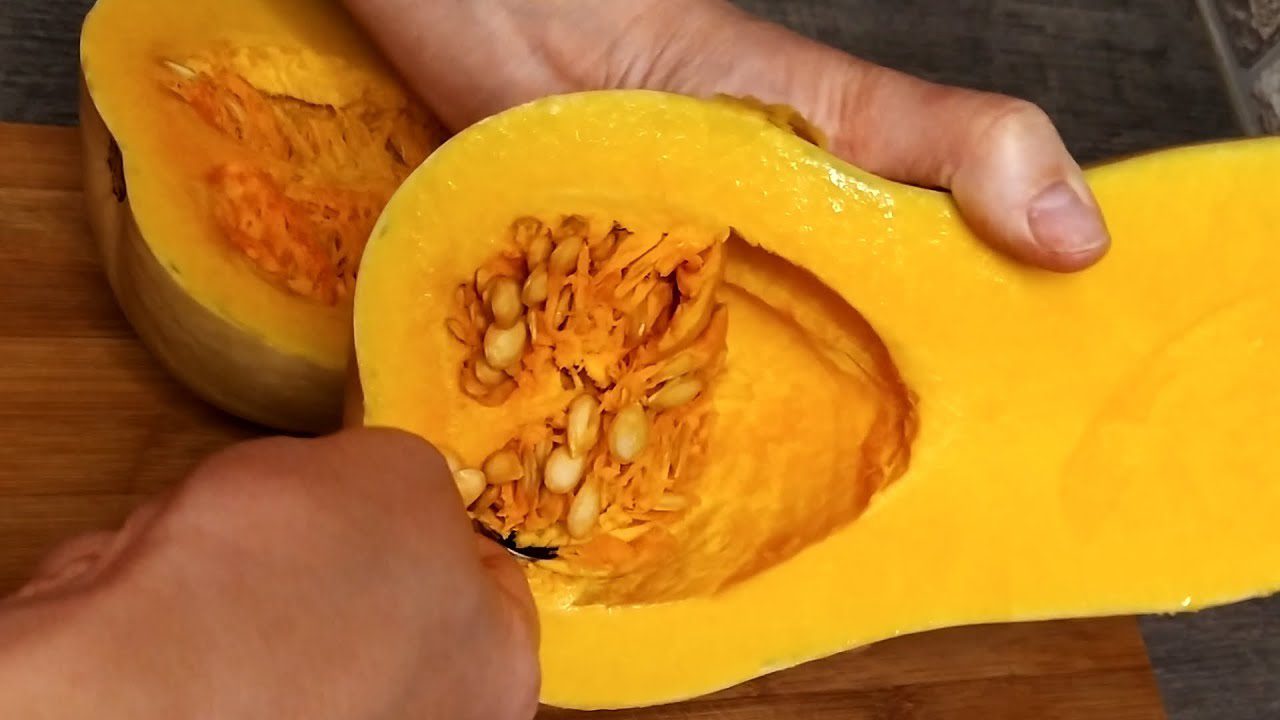 Господині розповіли, як легко почистити гарбуз навіть з товстою шкіркою 