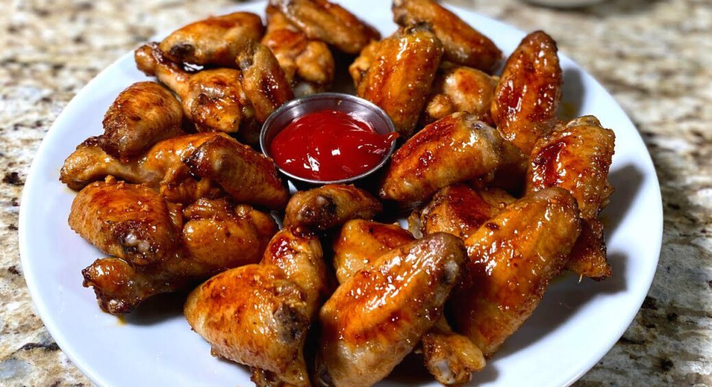 1 ложка меду + 2 ложки соєвого + секретний інгредієнт: крильця в духовці під цим соусом — смачніші, ніж КФС 