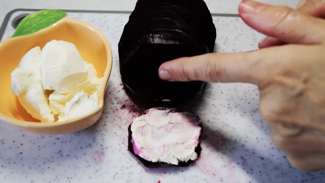 Господині розповіли рецепт смачного салату на святковий стіл і просто так 