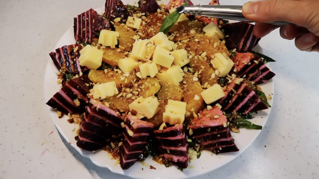 Господині розповіли рецепт смачного салату на святковий стіл і просто так 