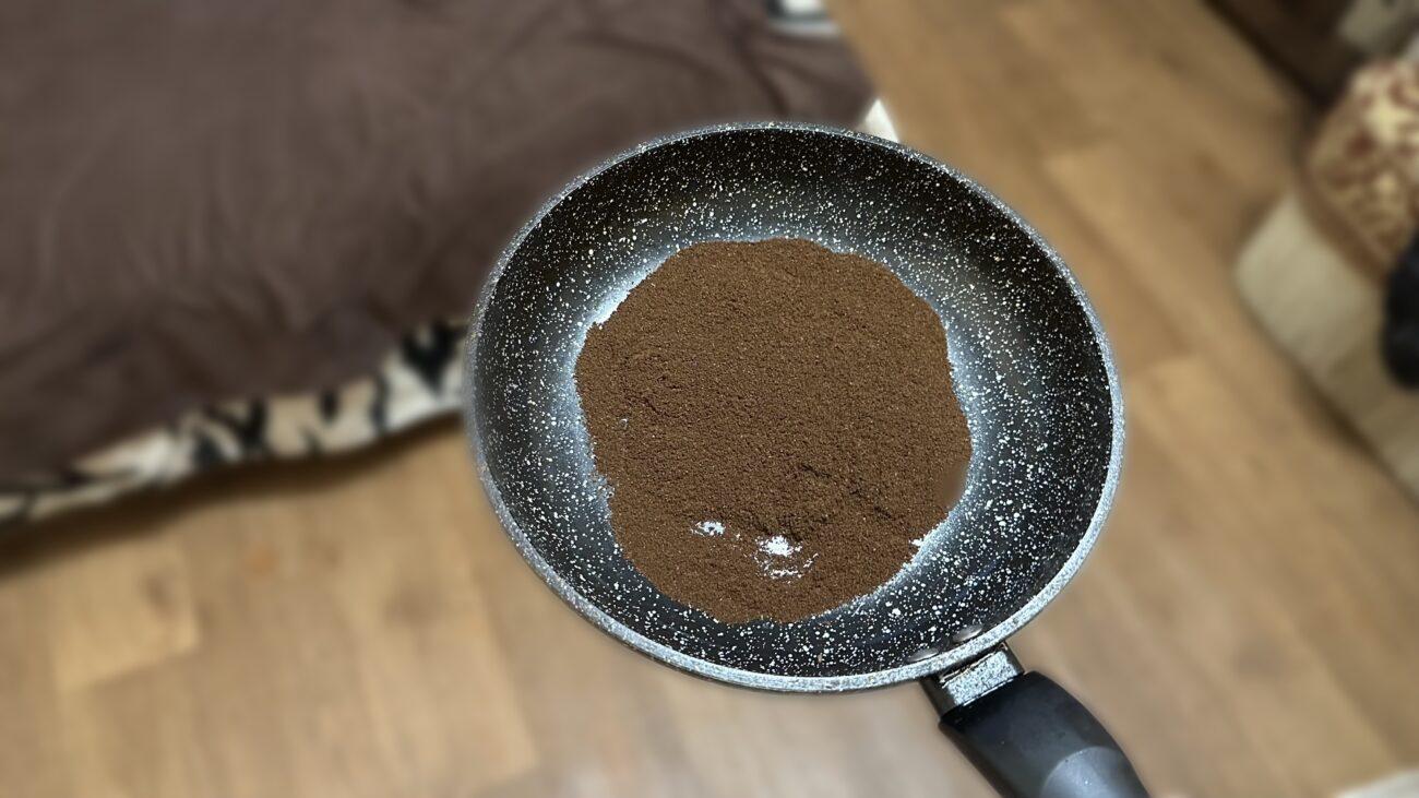 Господині розповіли, навіщо гріти каву на сковорідці Господині розповіли, навіщо гріти каву на сковорідці