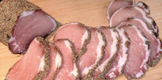 Господні розповіли, як правильно вʼялити свинину, щоб вийшов балик 