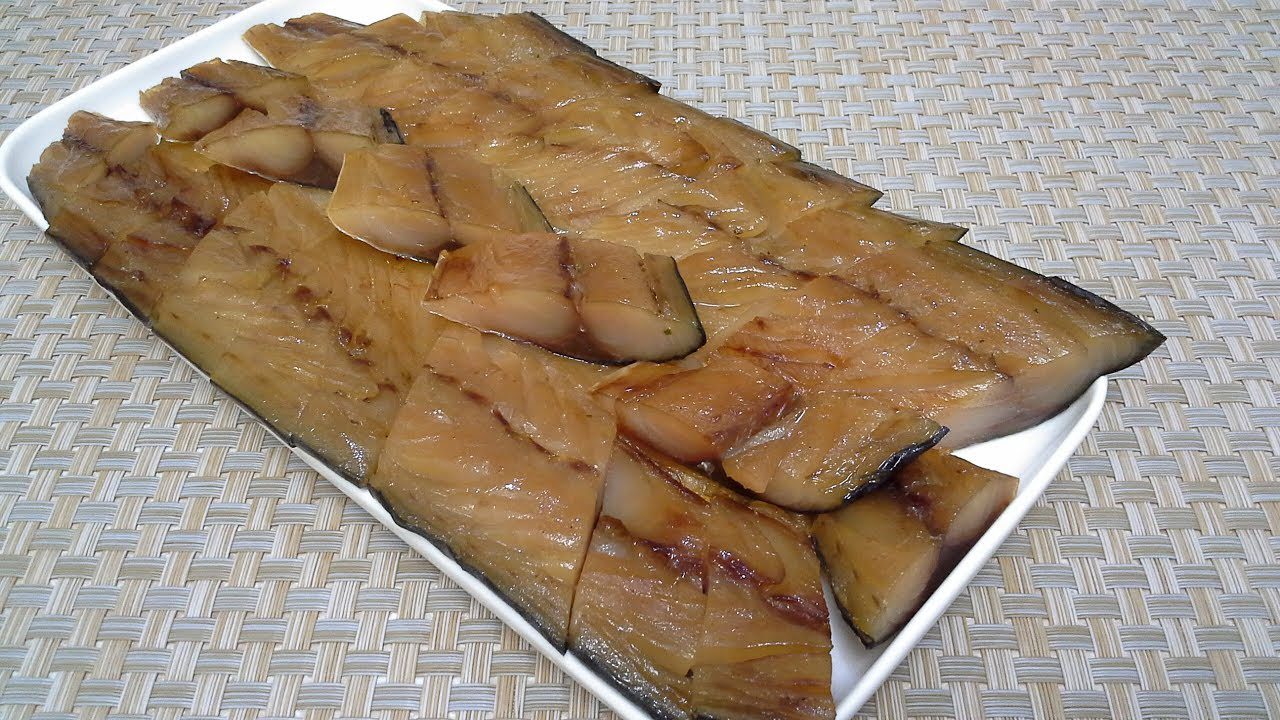 Господині розповіли, як приготувати смачний балик зі скумбрії за 2 доби 