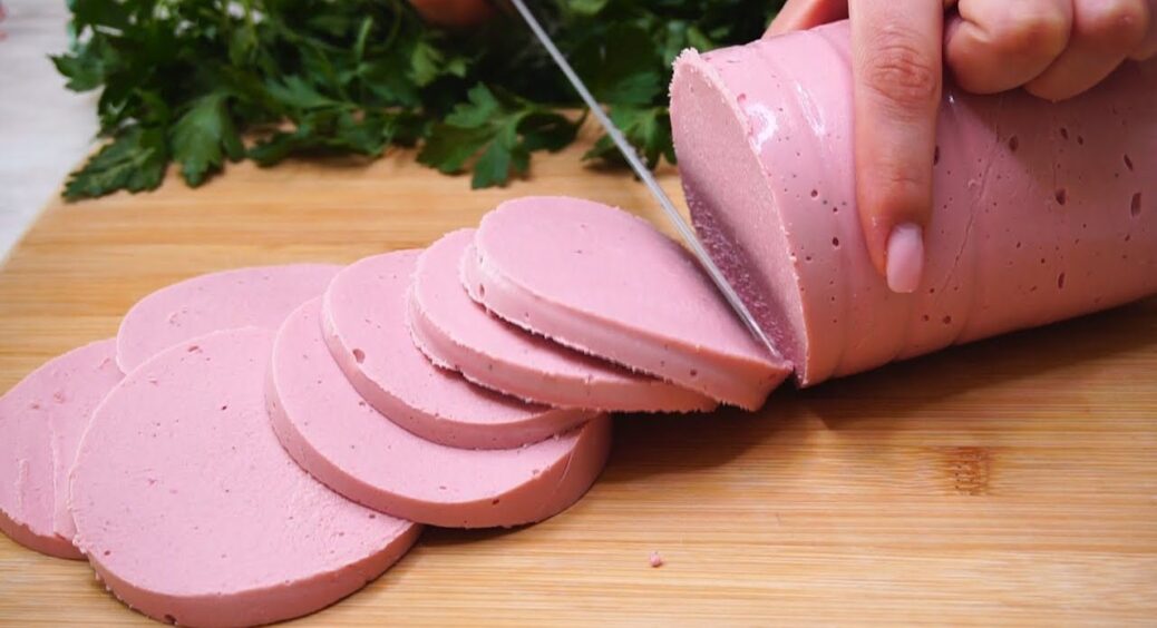 Забула, коли купляла “Лікарську” ковбасу в магазині: роблю самостійно, і виходить не гірше — все натурально 