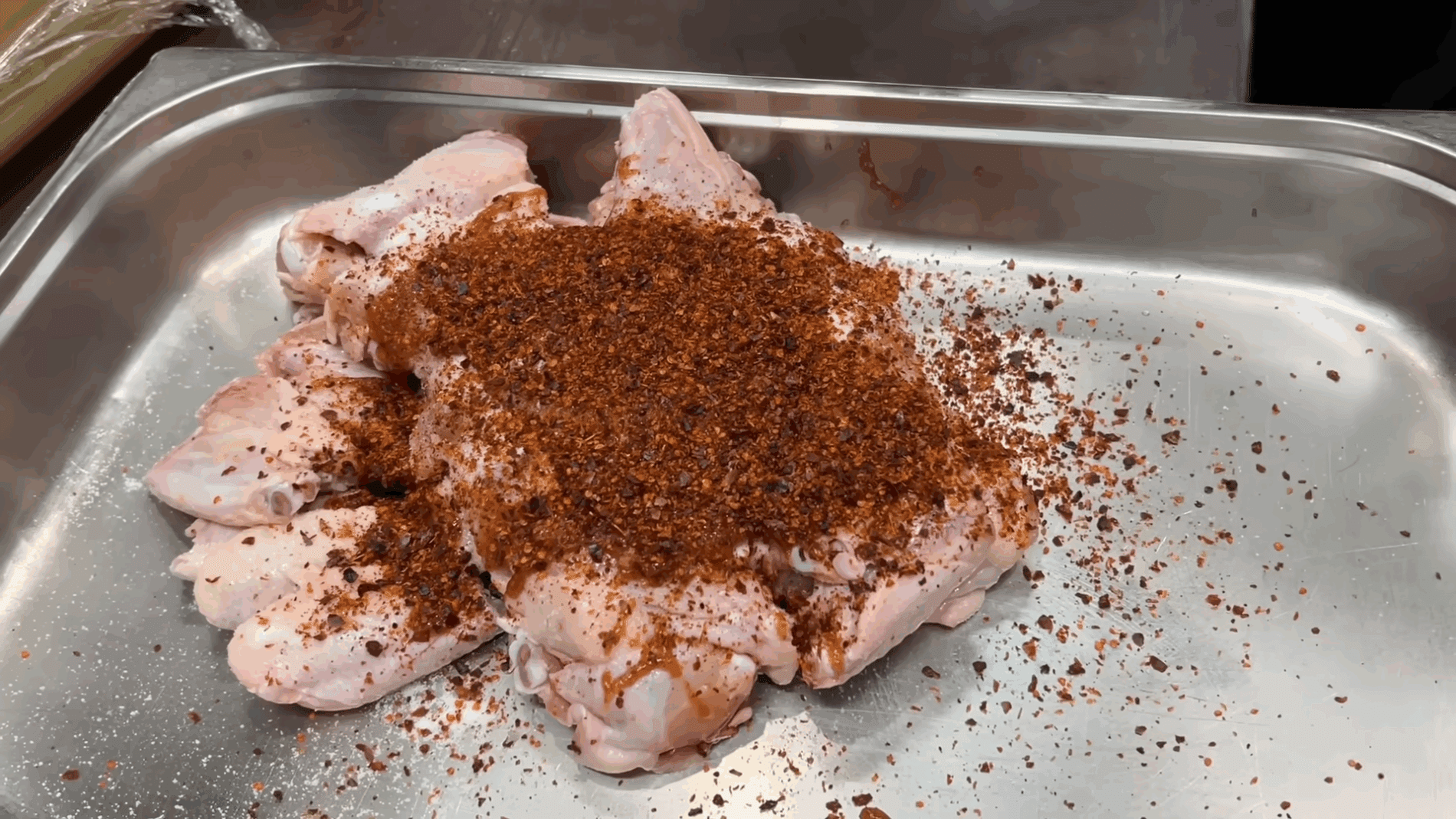 Експерти розповіли, як приготувати хрусткі курячі крильця