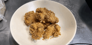 Експерти розповіли, як приготувати хрусткі курячі крильця