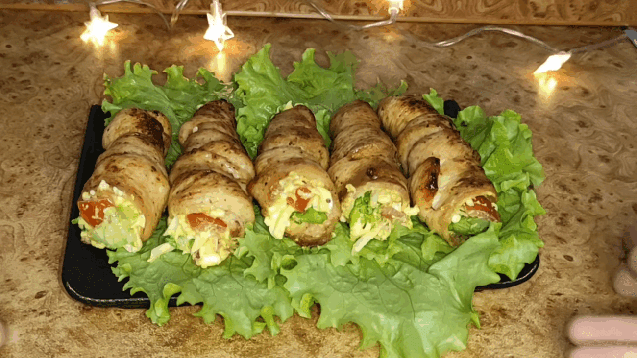 Експерти розповіли, як приготувати курячі трубочки з начинкою "Цезар"