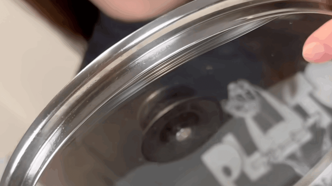 Господині розповіли, як швидко відмити кришки від сковорідки зі старим нагаром Господині розповіли, як швидко відмити кришки від сковорідки зі старим нагаром