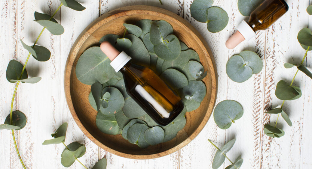 Розбила флакончик евкаліптової олії біля батареї – і через 2 хвилини в кімнаті стало легше дихати 