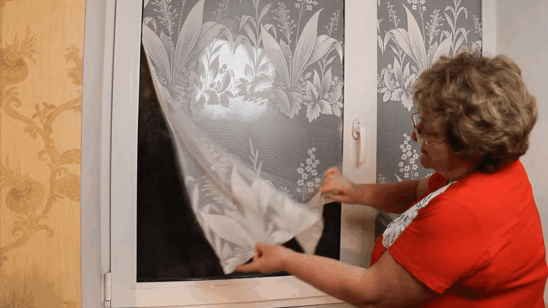 Експерти розповіли, як недорого оновити вікна за допомогою тюлю