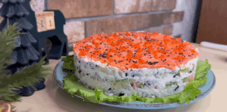 Експерти розповіли рецепт приготування суші-торта "Філадельфія" 