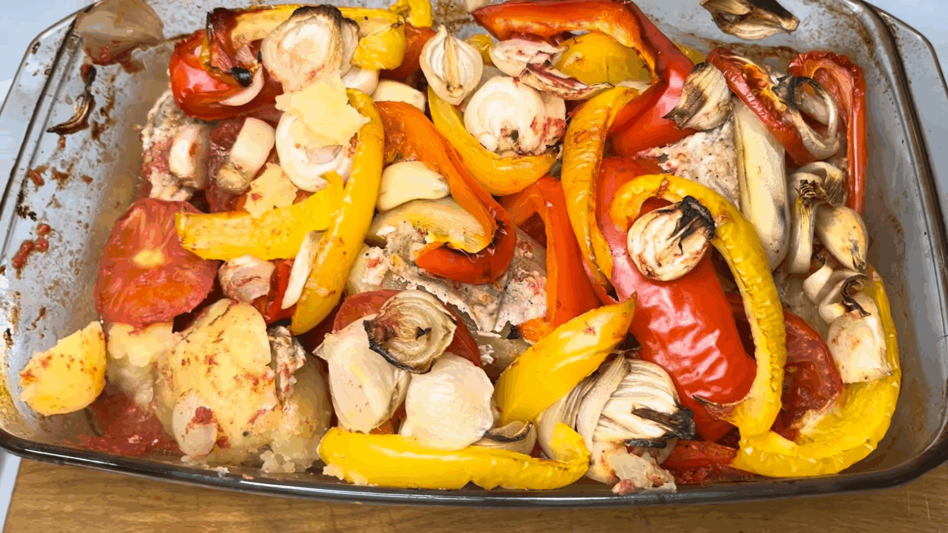 Експерти розповіли, як приготувати запечену картоплю з фаршем 