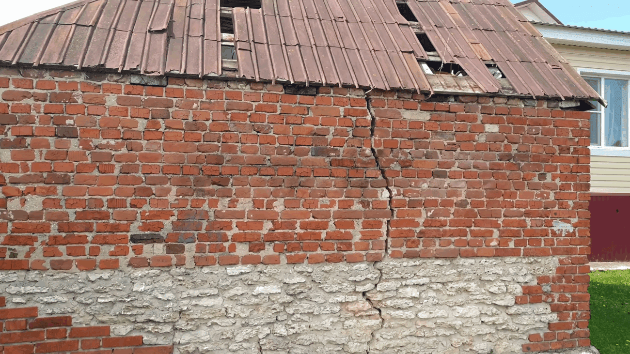 Експерти розповіли, як ефективно та бюджетно відремонтувати тріснуту стіну