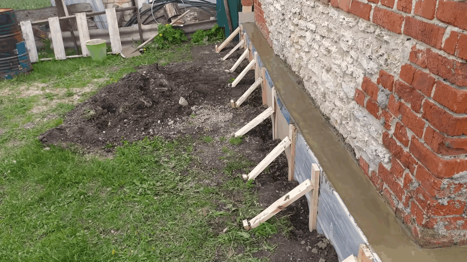 Експерти розповіли, як ефективно та бюджетно відремонтувати тріснуту стіну