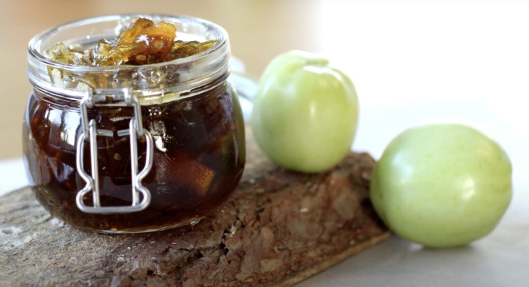 Роблю на зиму по 25 банок – і не вистачає до весни! Варення із зелених помідорів: його незаслужено забули 