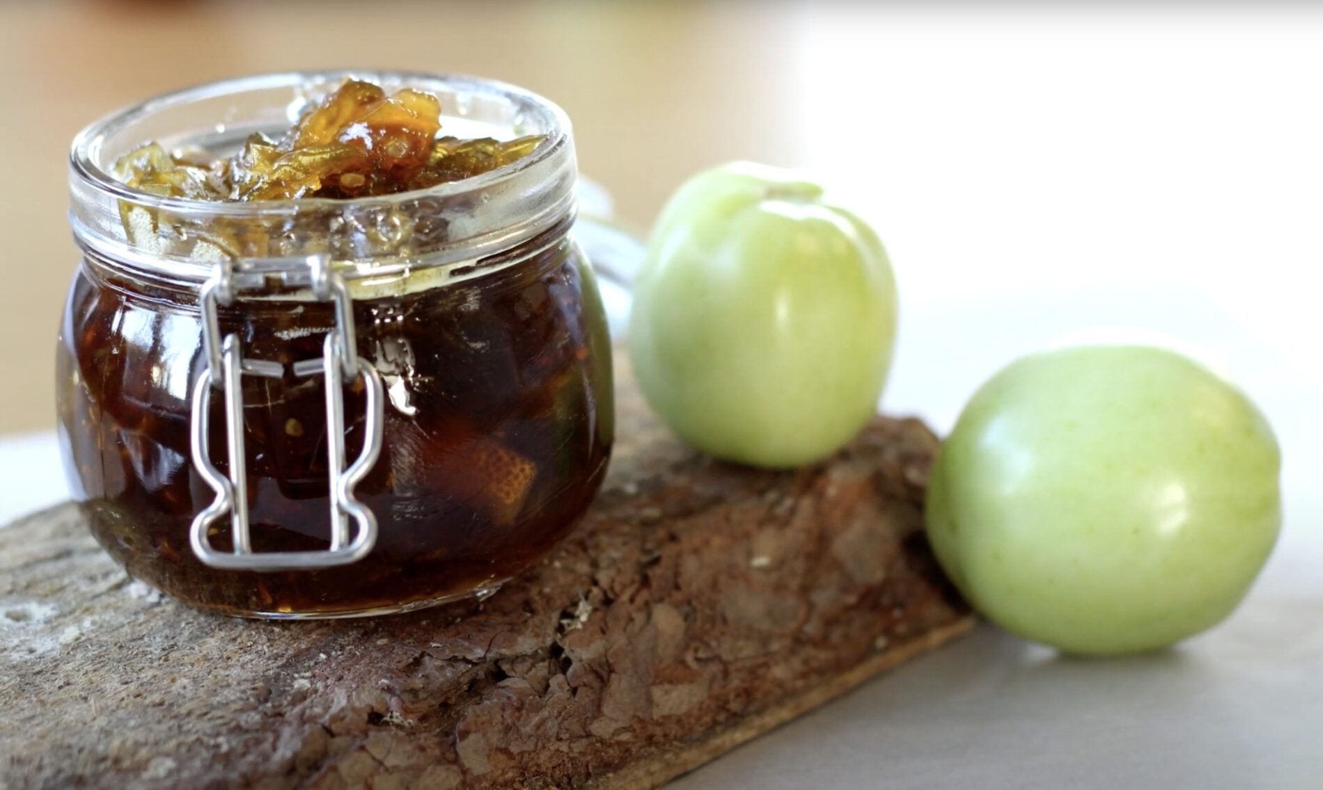 Кулінари поділилися рецептом варення з зелених помідорів