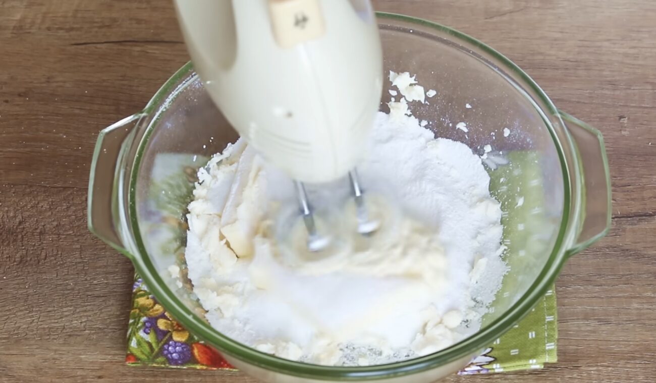 Господині поділилися простим рецептом пісочного печива 