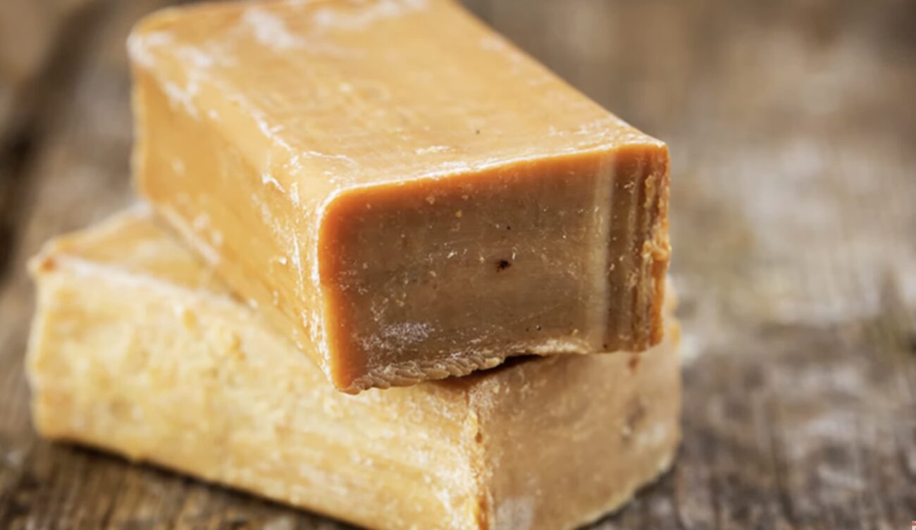 Господині поділилися бюджетною альтернативою гелю й порошку для прання